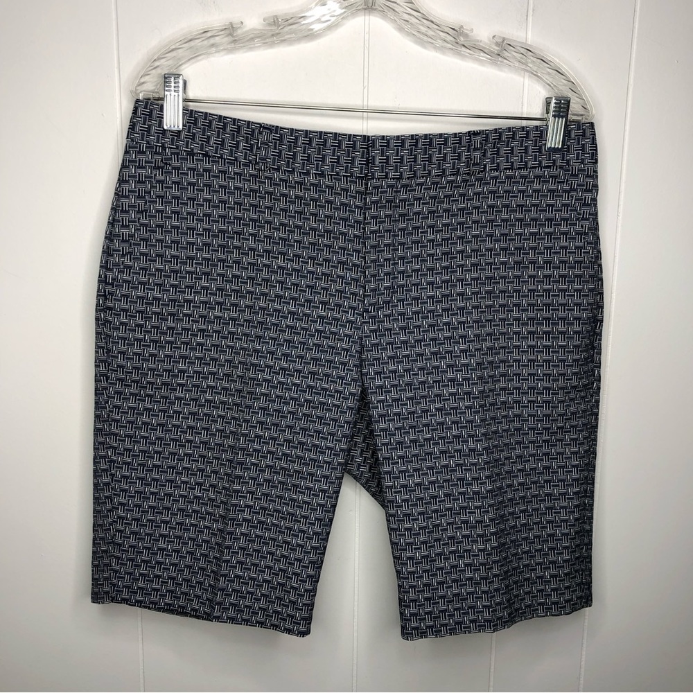 Banana Republic mid-rise patterned shirts. Size 8.